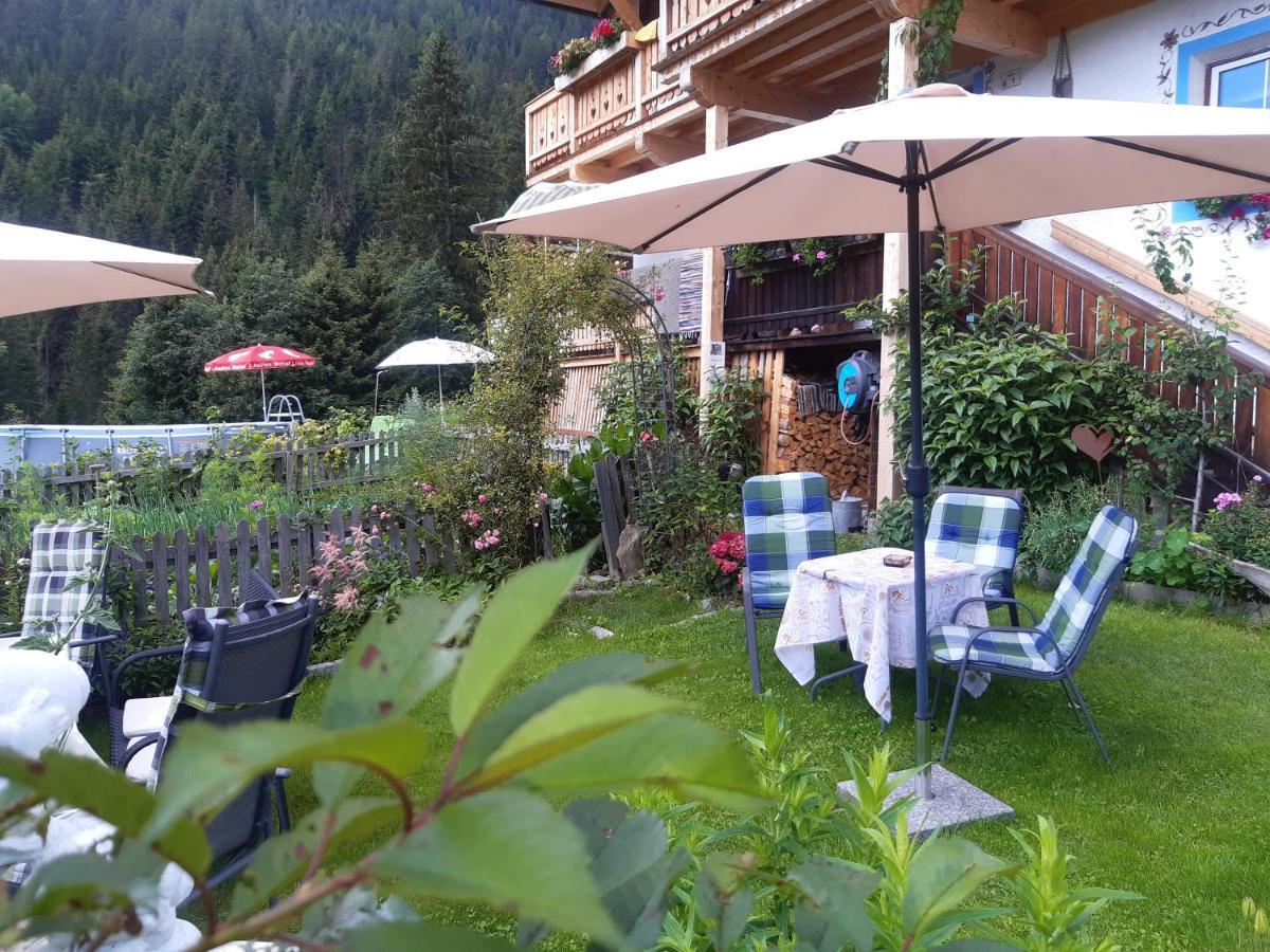 Bed & Breakfast Dolomiti Bey Haus Pinter Assling Exteriör bild
