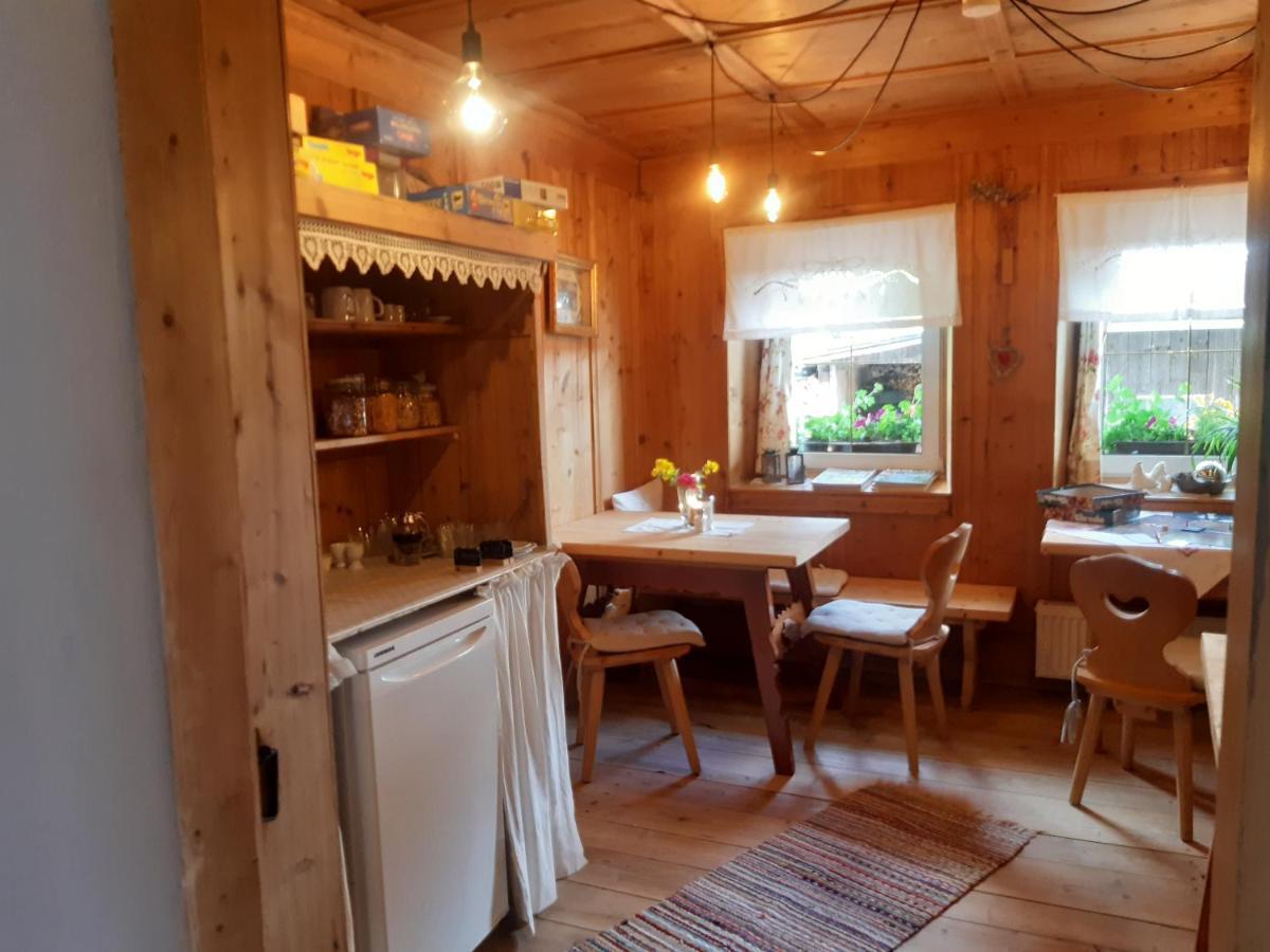 Bed & Breakfast Dolomiti Bey Haus Pinter Assling Exteriör bild